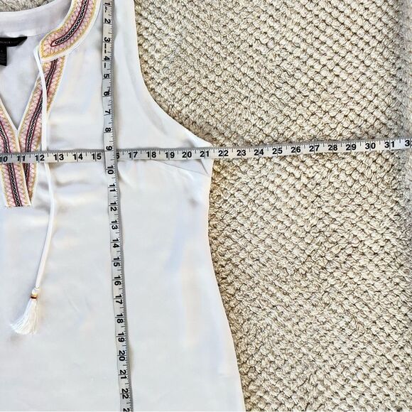 WHBM Boho White Sleeveless Top Blouse Embroidered Tassal Neckline - Picture 7 of 11